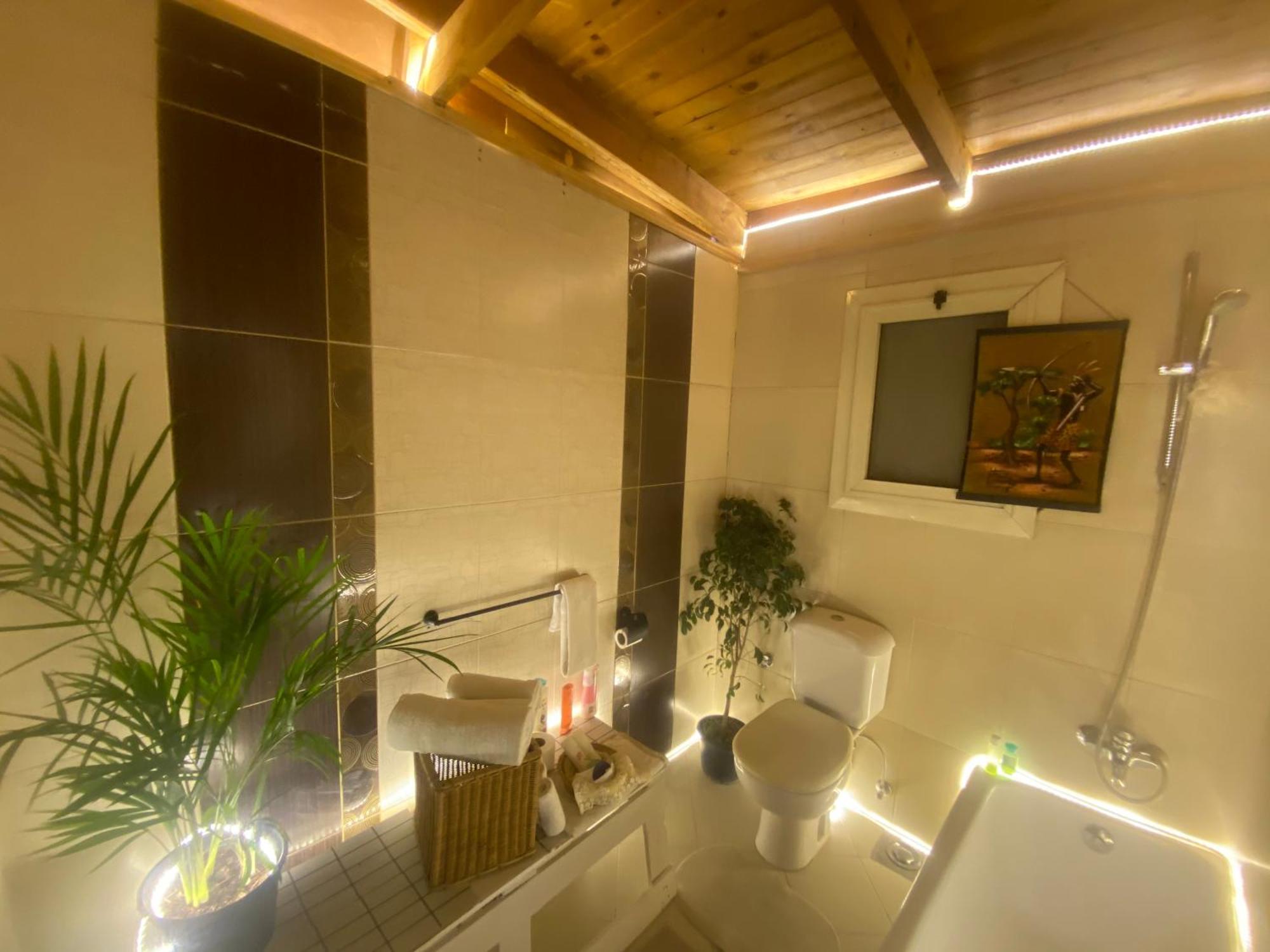 Airport Rooftop Club Luxurious Rooms And Studios Il Il Cairo Esterno foto